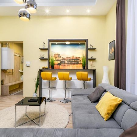 Downtown Deluxe-Two Bedroom Apartment With Sauna Budapeste Exterior foto
